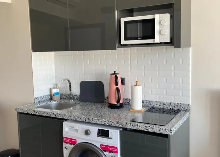 酒店 Royal Homes 704 *