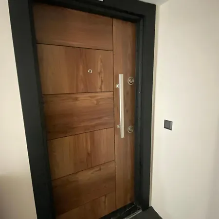 Royal Homes 704 Отель *